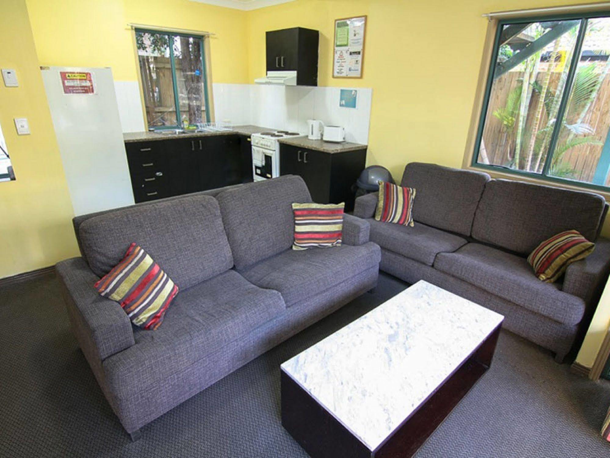 Sleeping Inn Backpackers Resort 黄金海岸 外观 照片