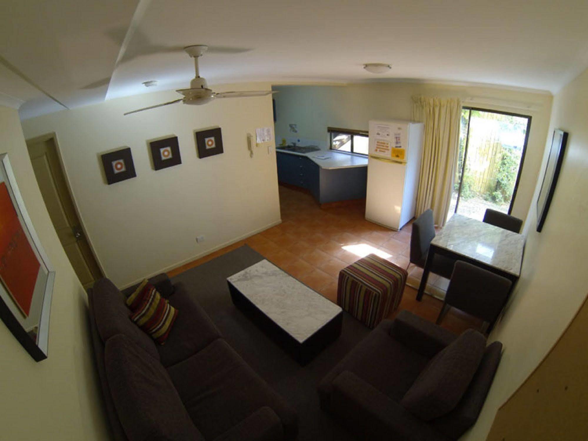 Sleeping Inn Backpackers Resort 黄金海岸 外观 照片