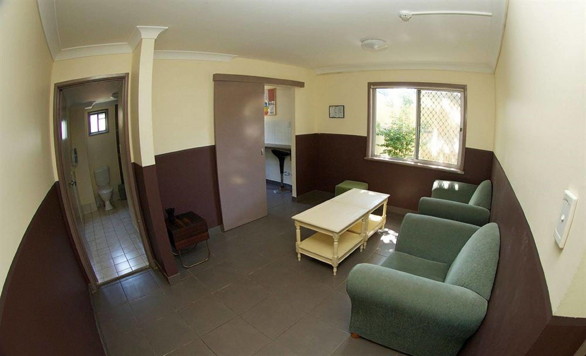 Sleeping Inn Backpackers Resort 黄金海岸 外观 照片