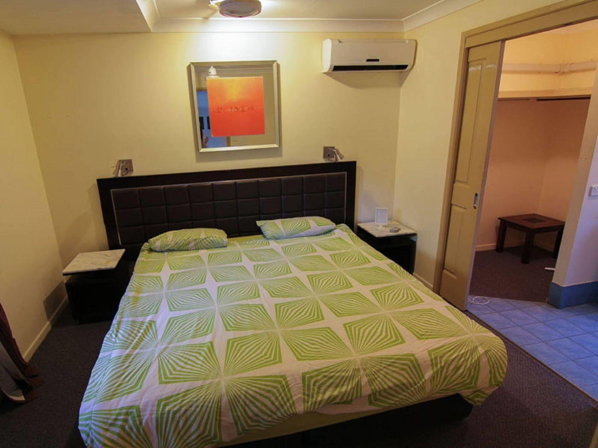 Sleeping Inn Backpackers Resort 黄金海岸 外观 照片