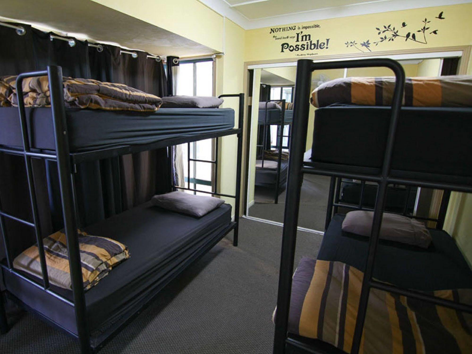 Sleeping Inn Backpackers Resort 黄金海岸 外观 照片